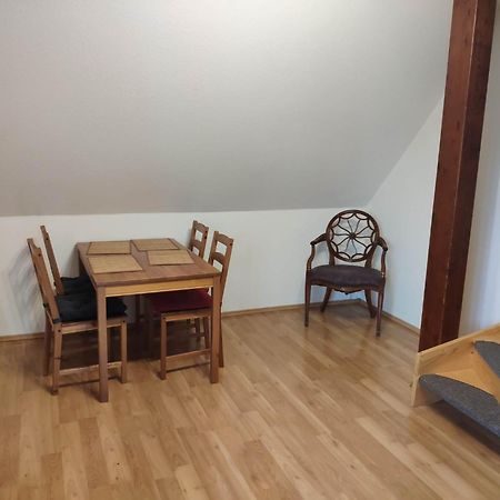 Ferienwohnung Mit 123Qm Fuer 8 Personen Mit Sehr Grossem Garten, Einfache Innen-Ausstattung لبسيا المظهر الخارجي الصورة