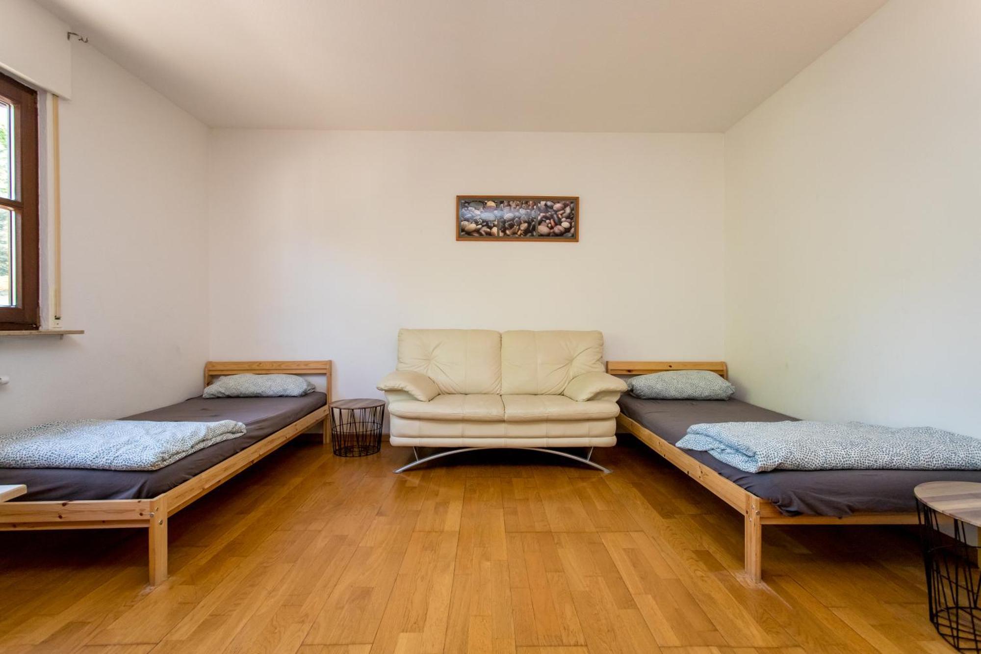 Ferienwohnung Mit 123Qm Fuer 8 Personen Mit Sehr Grossem Garten, Einfache Innen-Ausstattung لبسيا المظهر الخارجي الصورة